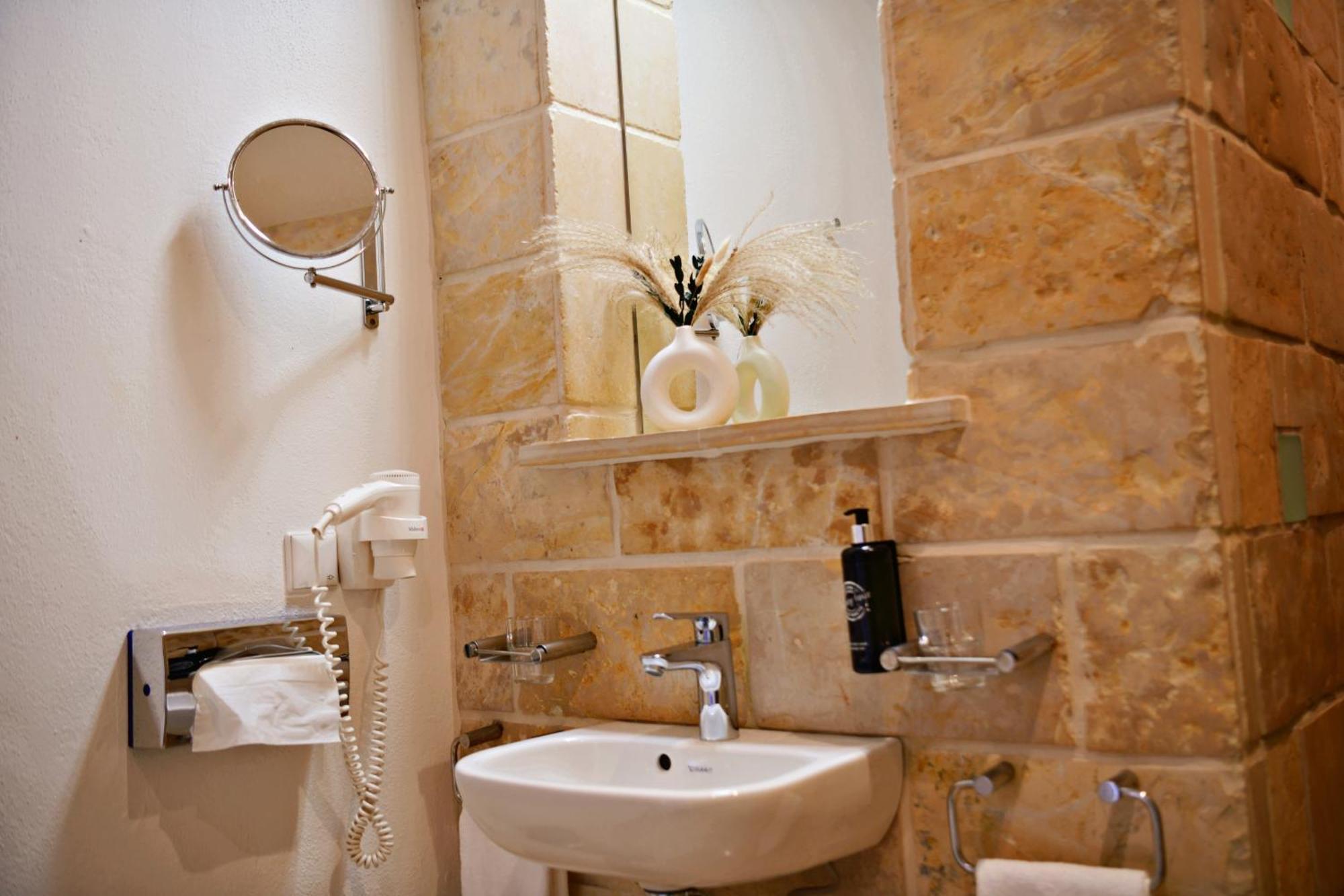 คันเทรา บาย วีกันด์ Hotel วุนสตอร์ฟ ภายนอก รูปภาพ